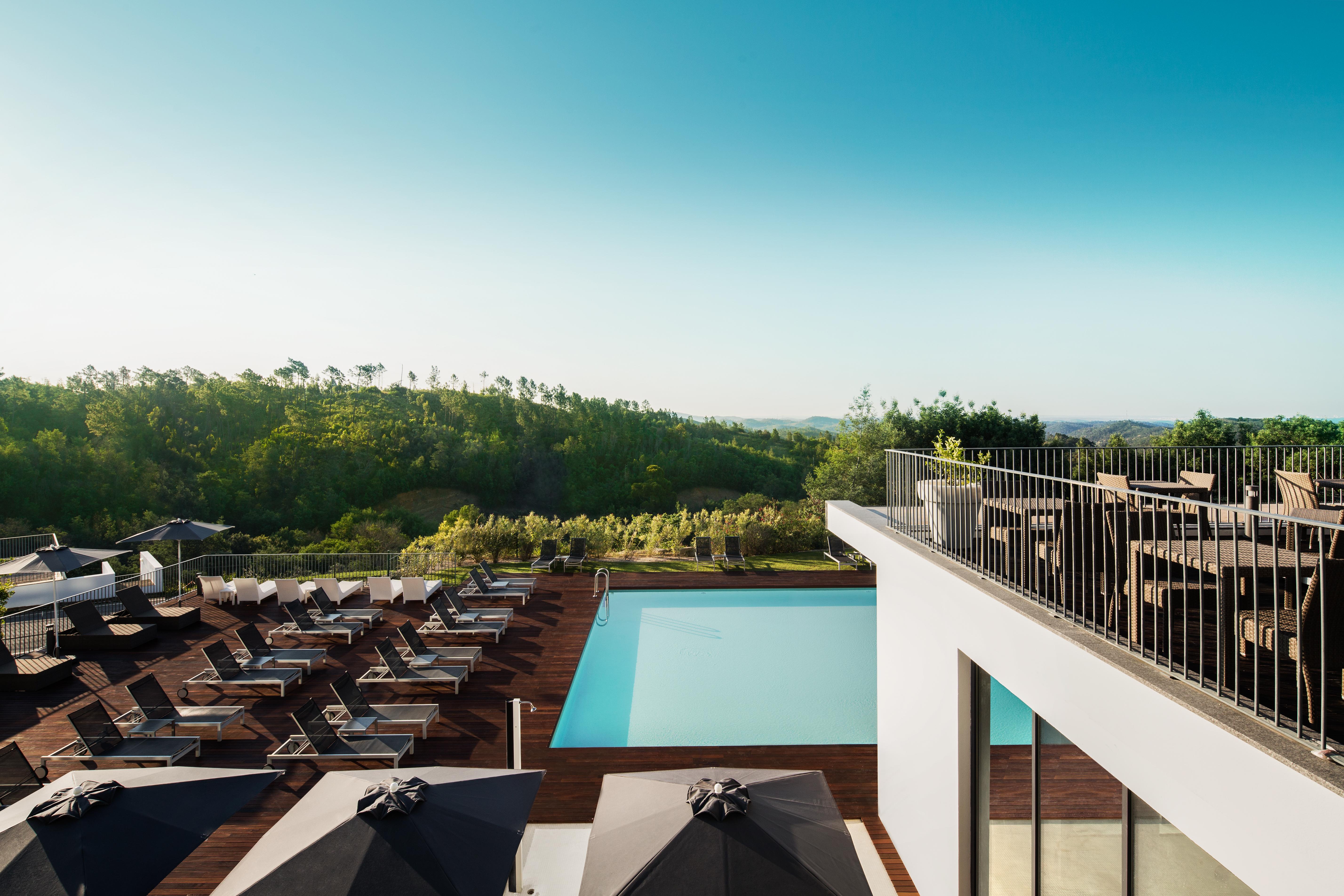 Monchique Resort & Spa Exterior foto The rooftop pool at the hotel