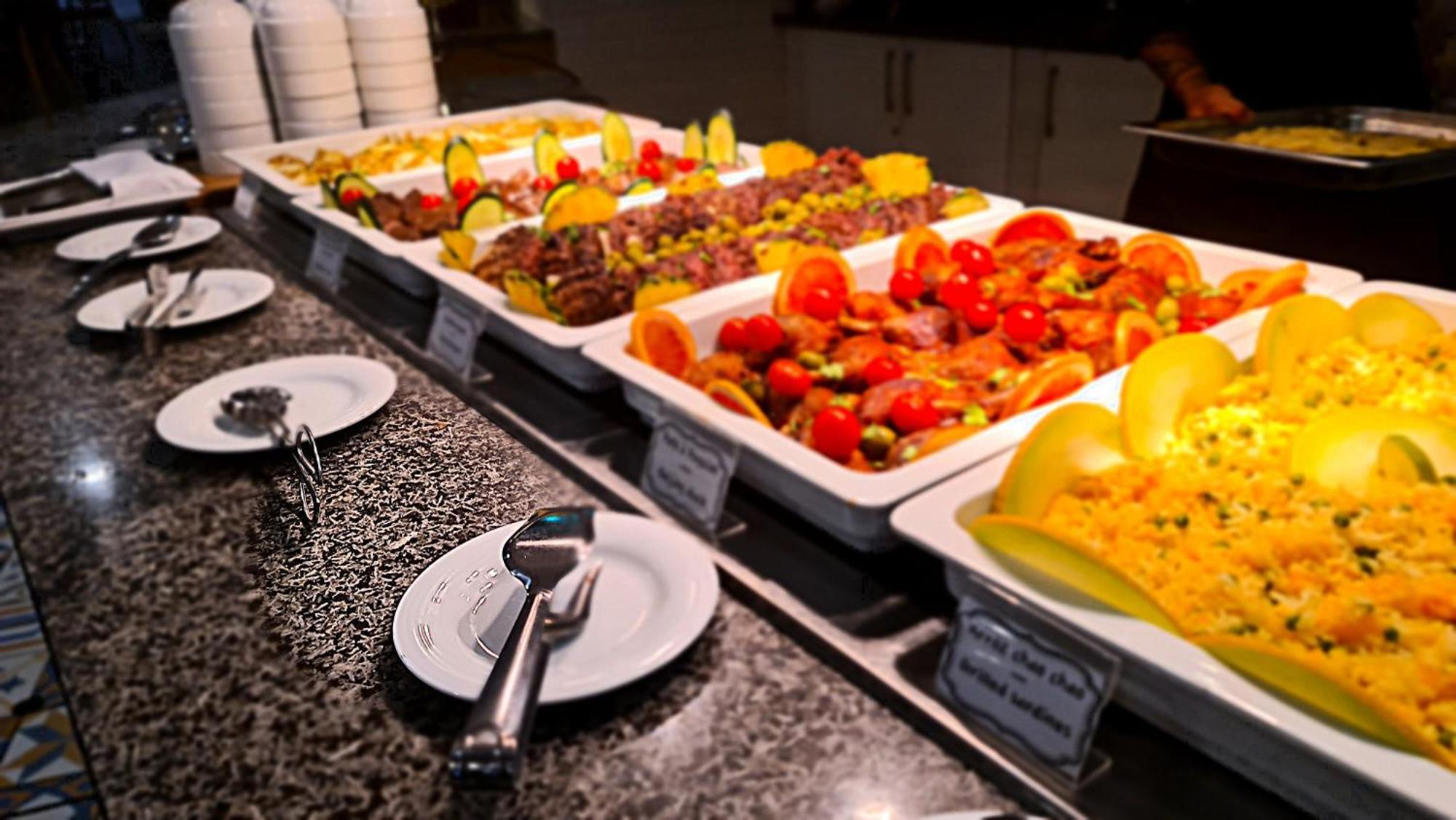 Monchique Resort & Spa Exterior foto A salad bar