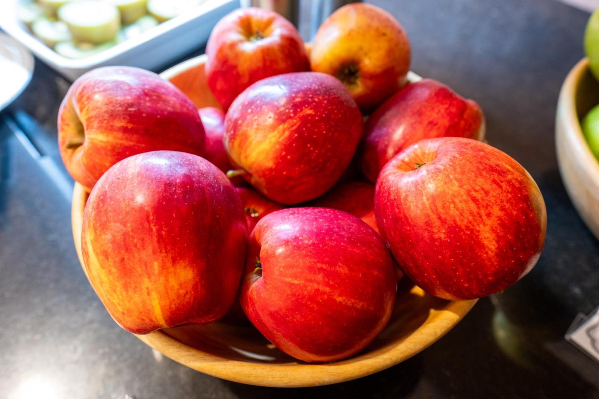 Monchique Resort & Spa Exterior foto Honeycrisp apples